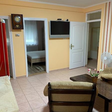 Eoetvoes Vendeghaz Villa Hajduszoboszlo Luaran gambar