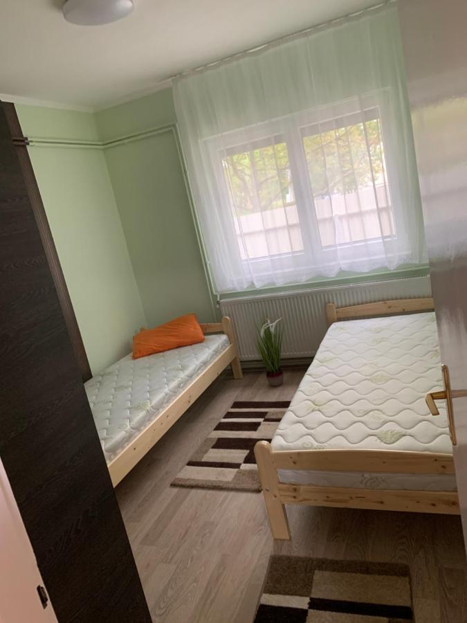 Eoetvoes Vendeghaz Villa Hajduszoboszlo Luaran gambar